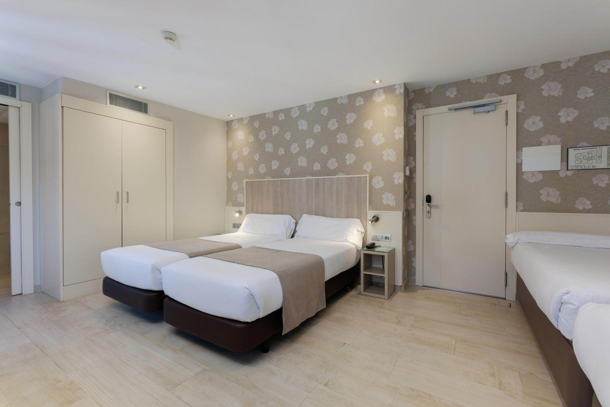 Hotel Santa Marta Барселона Екстериор снимка
