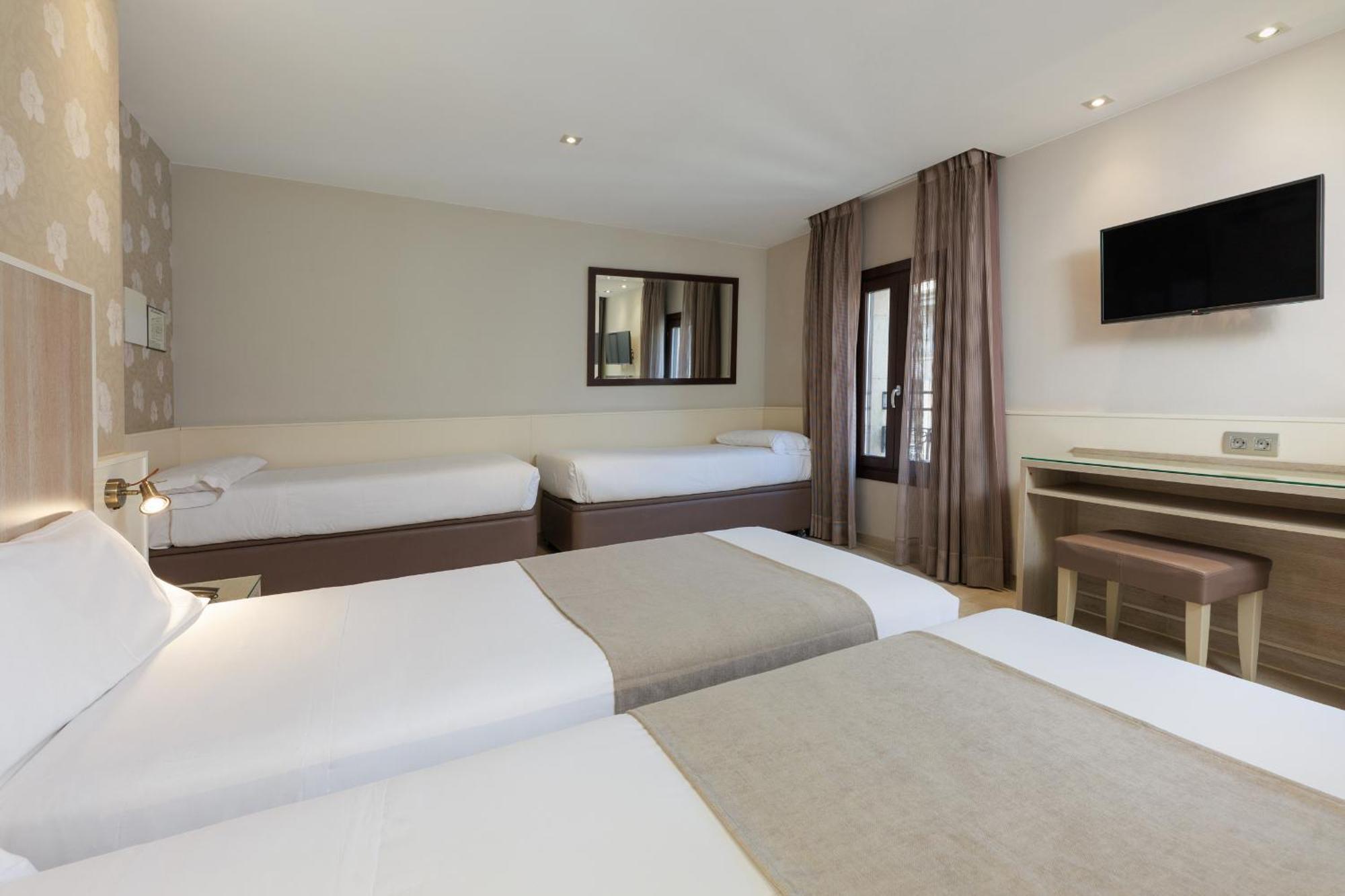 Hotel Santa Marta Барселона Екстериор снимка