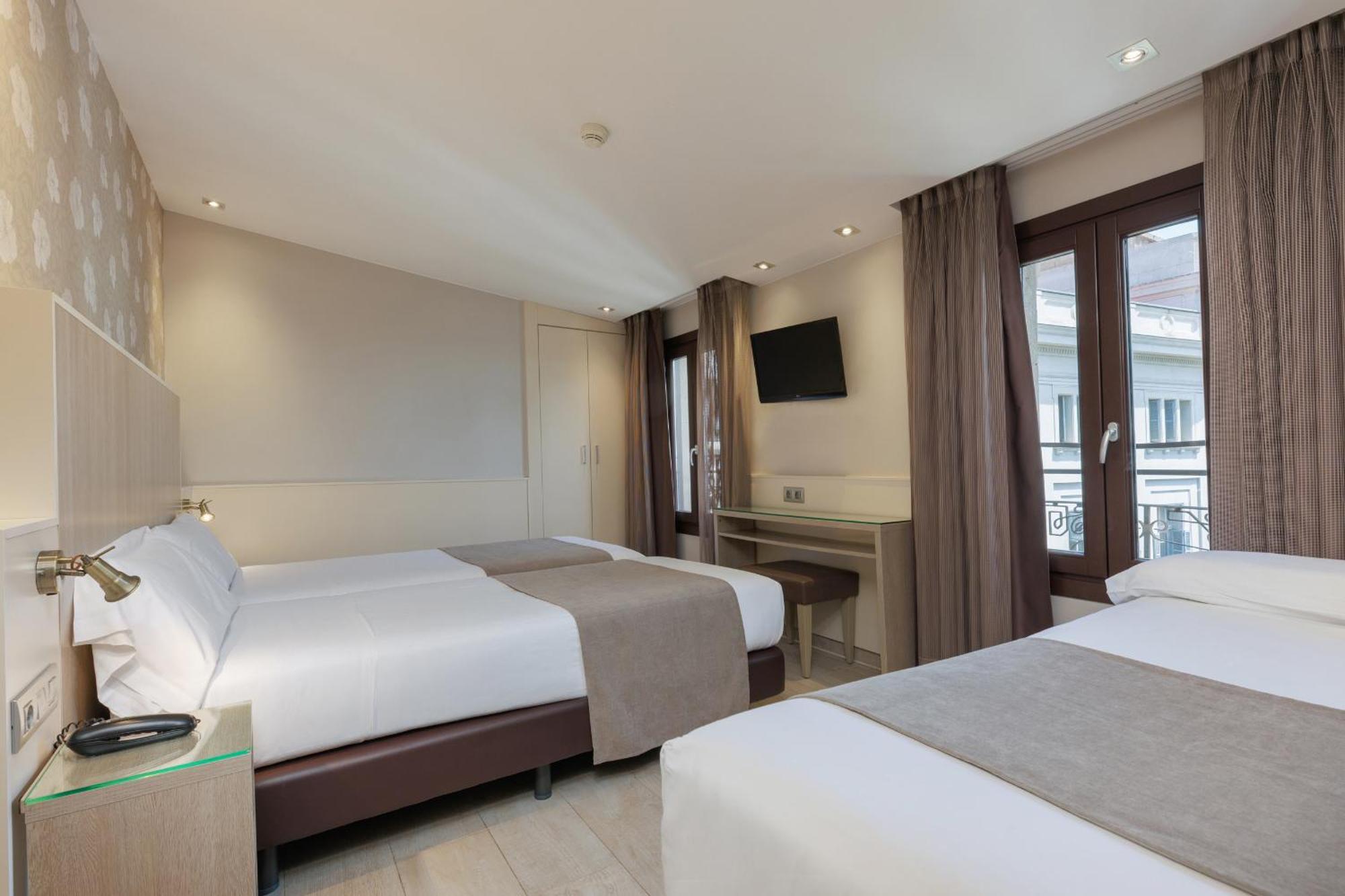 Hotel Santa Marta Барселона Екстериор снимка