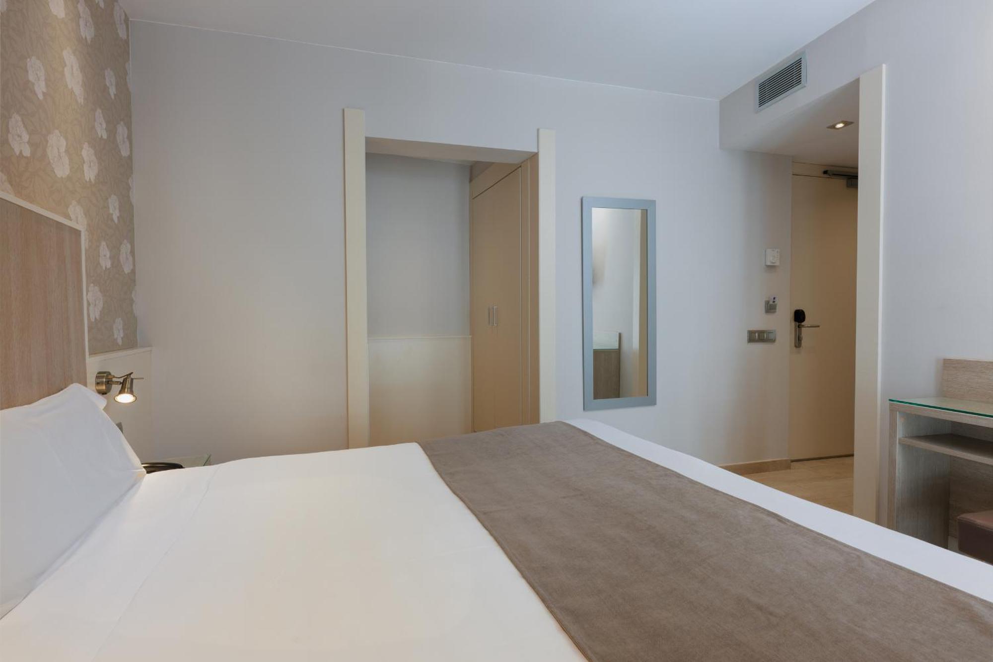 Hotel Santa Marta Барселона Стая снимка