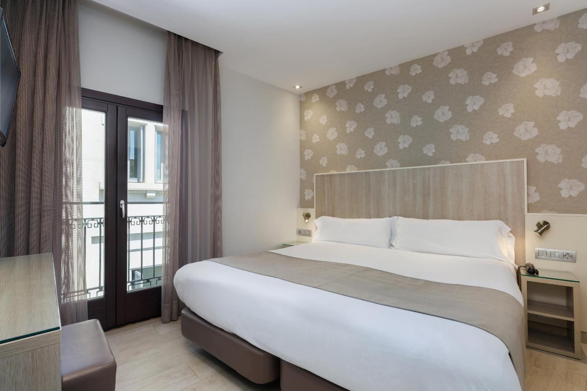 Hotel Santa Marta Барселона Екстериор снимка