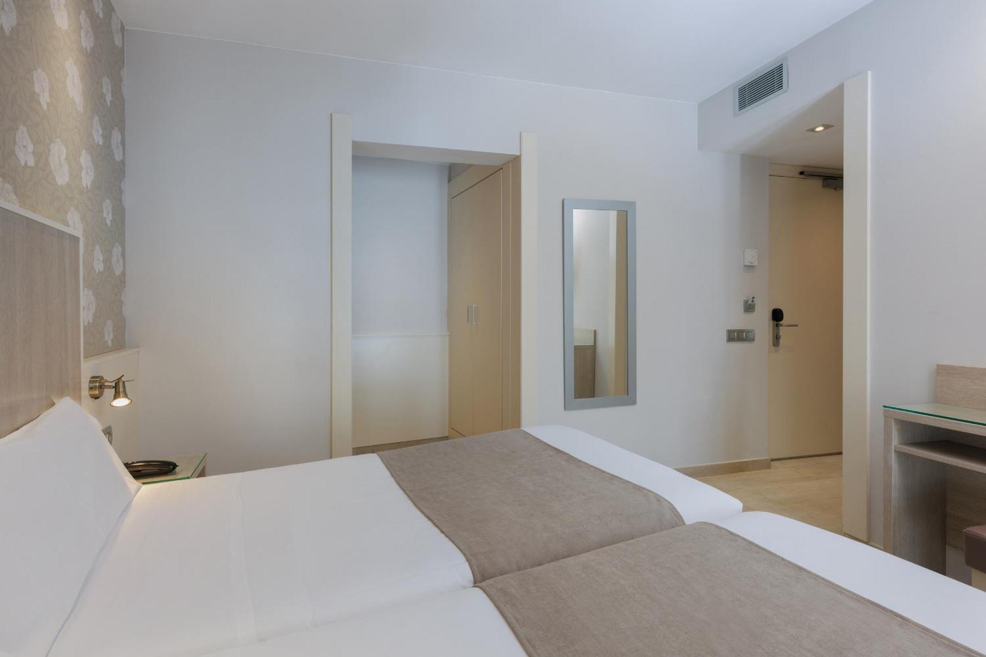 Hotel Santa Marta Барселона Стая снимка